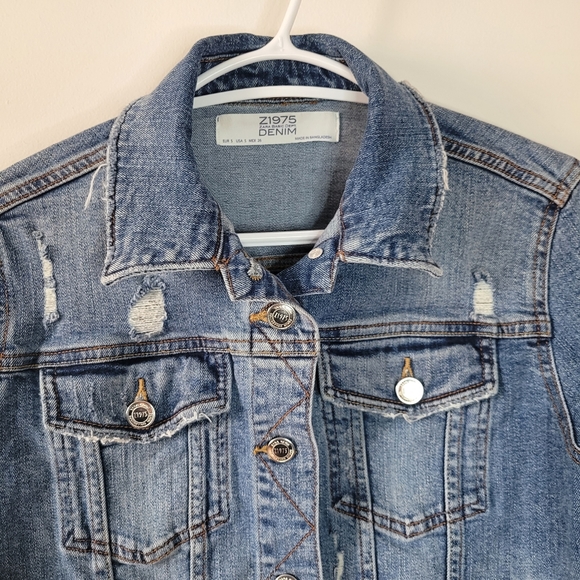 Zara Distressed Denim Jacket - Picture 2 of 13